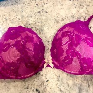Victoria’s Secret bra - like NEW!